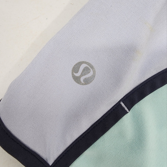 Lululemon Shades of Blue Run Times Shorts Sz 4 - Picture 4 of 6